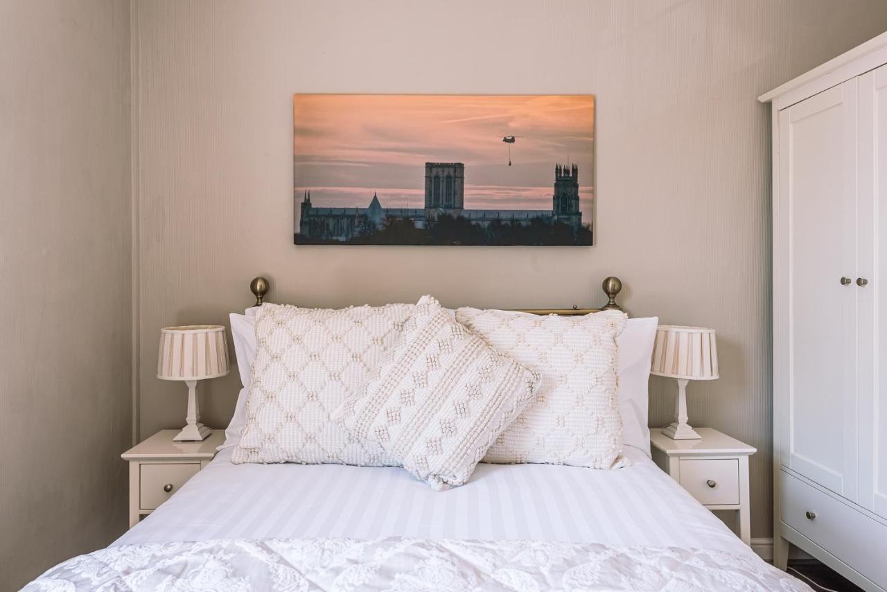 15 Brownlow Street Йорк Екстер'єр фото